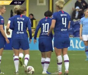  曼城女足实现联赛三连冠伟业  